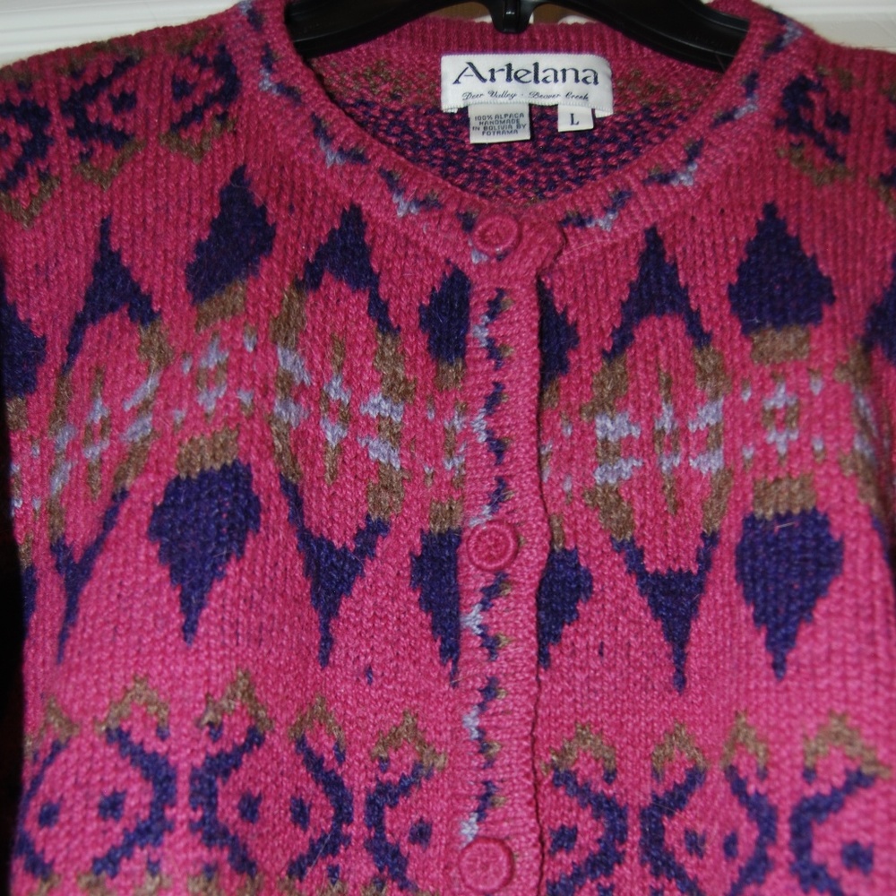 Beautiful and warm alpaca wool cardigan/sweater